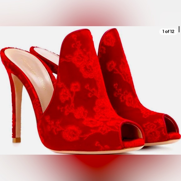 Band new without tags. As is no box or dust bag worn once inside - Picture 1 of 1